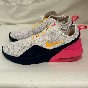 EUC Nike Women’s Air Max Motion 2 Running Shoes in Pink, Navy and White. Sz 8.5